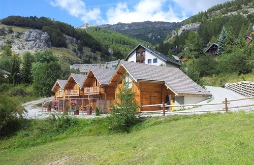 Saint-Michel-de-Chaillol Chalet De Esquí | Chalet para 8 en Saint-Michel-de-Chaillol con terraza, spa y vistas al sur