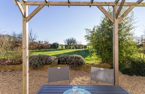 Pornic Cabaña | Escápate a la Costa: Gîte Tranquilo con Jardín, Cerca de la Playa y de Pornic