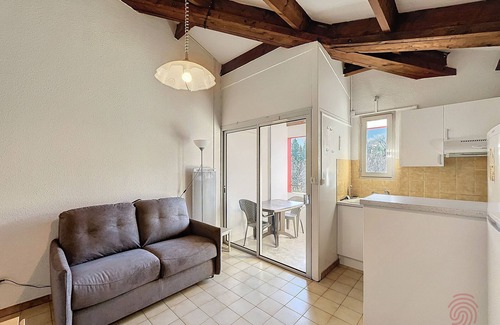 Lamalou-les-Bains Apartamento | Apartamento con Terraza en Lamalou-les-Bains, Cerca de Termas, Mascotas Permitidas