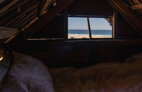 La Fortuna Cabina | Charming 1-bedroom Tiny Home in La Fortuna with WiFi & steps away from the beach