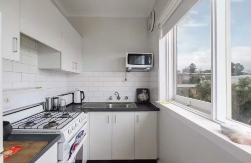 St. Kilda East Apartamento | Charming 1-bedroom boutique apartment in lovely St Kilda East with WiFi, AC
