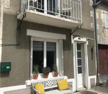 Montemboeuf Casa | Charming 1-bed cottage Montemboeuf