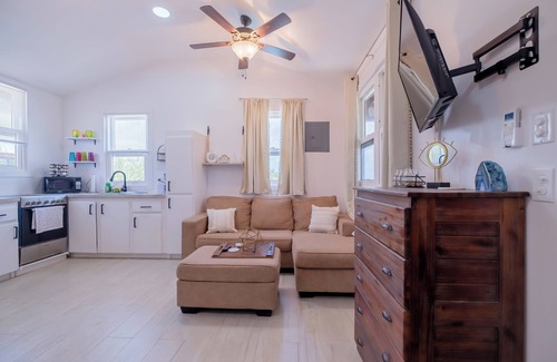 Caye Caulker Apartamento | Charming 1-bed studio apartment in awesome Caye Caulker with AC