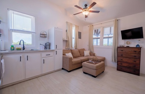 Caye Caulker Apartamento | Charming 1-bed studio apartment in awesome Caye Caulker with AC