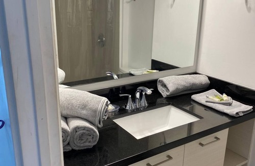 Barrier Island Hotel | Charming 1-bedroom hotel in delightful Fort Lauderdale. Direct ocean view.