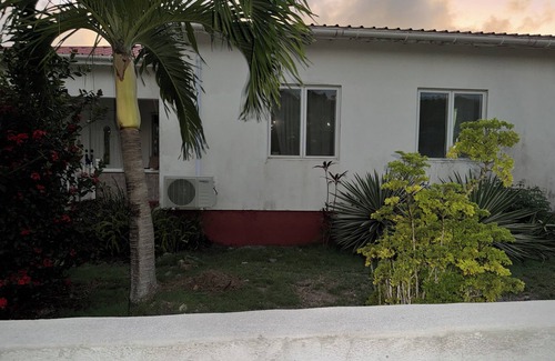 Saint John Parish Casa | Charming 1-bedroom house with WiFi and AC in welcoming Saint John's
