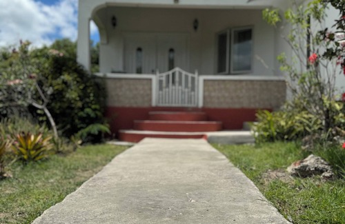 Saint John Parish Casa | Charming 1-bedroom house with WiFi and AC in welcoming Saint John's