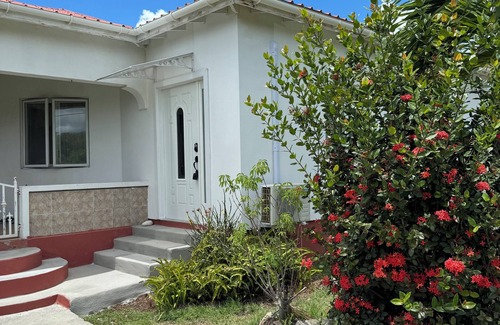 Saint John Parish Casa | Charming 1-bedroom house with WiFi and AC in welcoming Saint John's