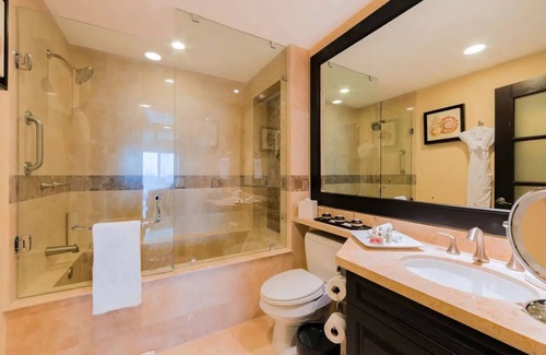 Conchas Chinas Complejo | Charming 1-bedroom resort in terrific Puerto Vallarta with AC