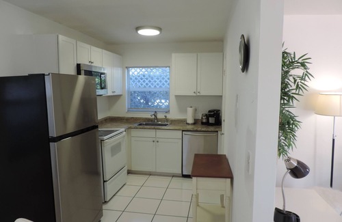Southwest Cabaña | Charming 1-bedroom cottage in marvelous West Palm Beach