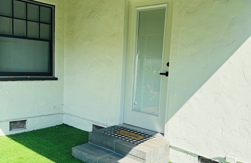 Beverly Hills Casa | Charming 1-bedroom house with AC, WiFi in amazing Beverly Hills