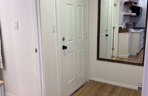 Newhall Casa | Charming 1-bedroom house with WiFi and kitchen in Santa Clarita