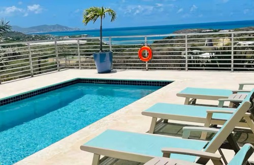 Green Cay Apartamento | Charming 1-bedroom apartment in Christiansted overlooking the Caribbean Sea