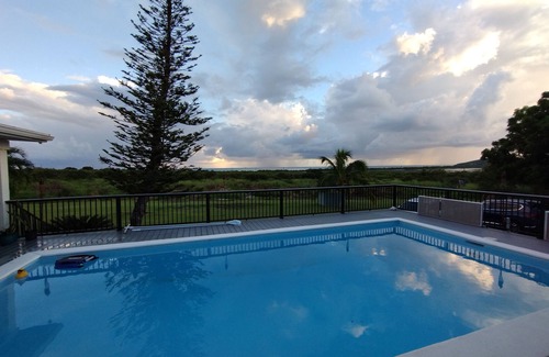 Estate Union and Mount Washington Apartamento | Charming 1-Bedroom Apartment on Beautiful St. Croix, USVI with Pool & Ocean View