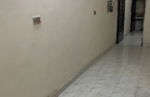 Faisalabad Apartamento | Charming 1-bedroom apartment in beautiful Faisalabad with living room terace