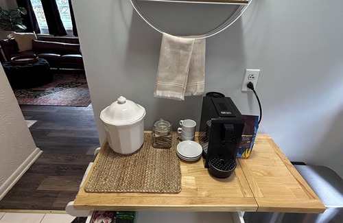 Greensburg Apartamento | Charming 1-bedroom apartment in Southwest Greensburg - close to everything.