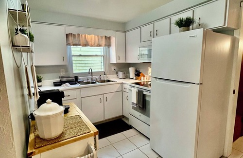 Greensburg Apartamento | Charming 1-bedroom apartment in Southwest Greensburg - close to everything.