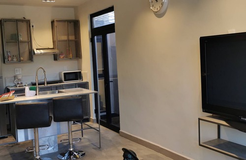 Monterrey Municipality Apartamento | Charming 1-bedroom apartment in Monterrey with AC