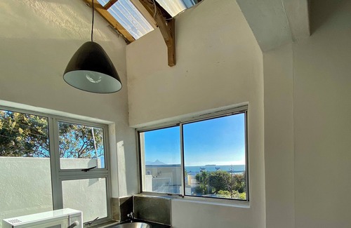 Bloubergstrand Apartamento | Charming 1-bedroom apartment in Cape Town for Kite-surfer, surfer, sail surfing