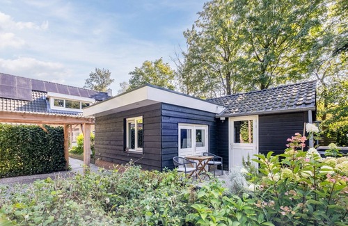 Middelbeers Apartamento | Charming 1-bedroom apartment in brilliant Oost-, West- en Middelbeers with WiFi