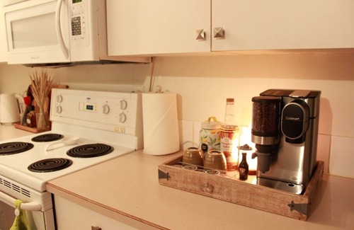 Downtown Kelowna Apartamento | Charming 1-bedroom apartment in downtown Kelowna with patio living space