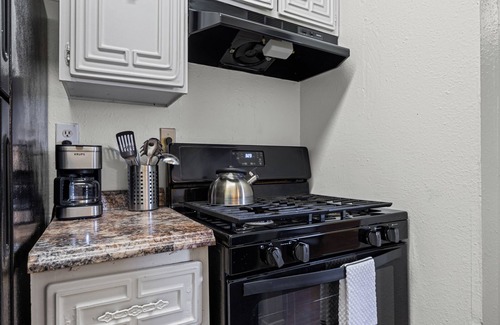 Brentwood Apartamento | Charming 1-bedroom apartment in fabulous Austin - The Red Room
