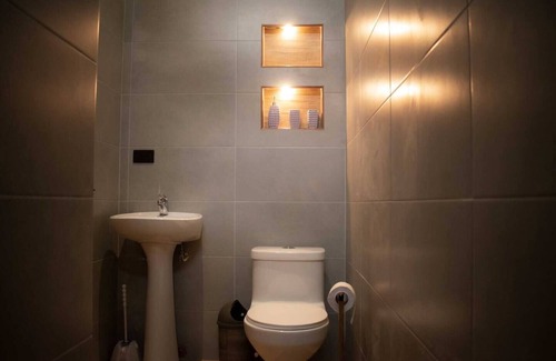 La Primavera Apartamento | Charming 1-bedroom apartment in pleasant Quito with WiFi
