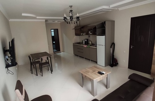Ureki Apartamento | Charming 1-bedroom apartment with WiFi, AC, 2 minutes from the sea – sleeps 5