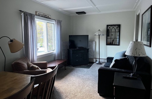 Lenox Dale Apartamento | Charming 1-bedroom apartment in wonderful Lenox Dale