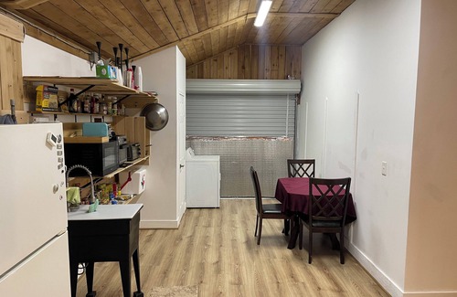 Brookshire Casa | Charming 1-bedroom building with WiFi, AC in welcoming Brookshire