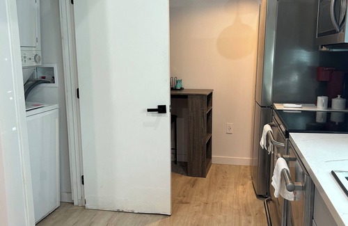 North Long Beach Casa | Charming 1-bedroom bungalow in fabulous Long Beach with WiFi, AC