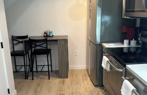 North Long Beach Casa | Charming 1-bedroom bungalow in fabulous Long Beach with WiFi, AC
