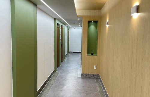 Jung-gu Casa | Charming 1-bedroom building in lovely Busan with WiFi There is a large bed