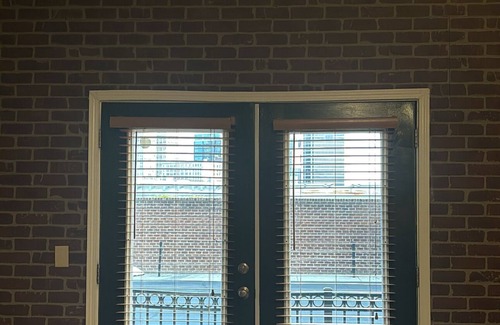 Downtown Greensboro Condominio | Charming 1-bedroom condo in Downtown Greensboro with AC, WiFi, fitness room