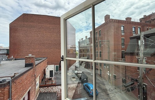 Portsmouth Condominio | Charming 1-bedroom condo in delightful Portsmouth central location