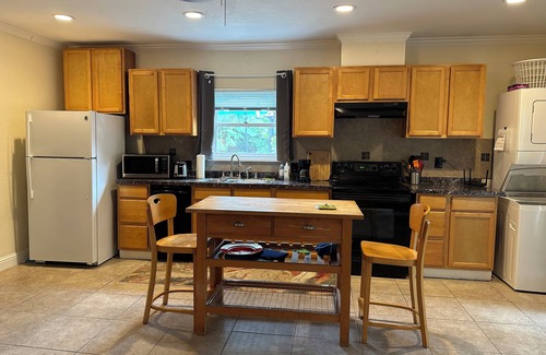 East Sacramento Cabaña | Charming 1-bedroom cottage in enjoyable Sacramento with AC, WiFi