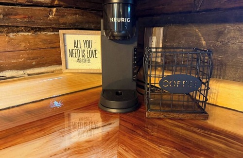 Harrison Cabina | Charming 1-bedroom cabin in lovely Harrison with AC, WiFi