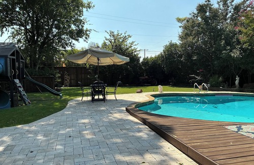 North Dallas Cabina | Charming 1-bedroom cabin in adorable Dallas - Preston Hollow-with AC