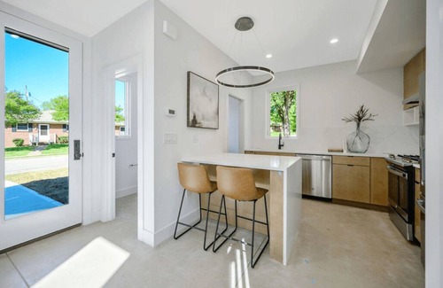 University Park Condominio | Charming 1-bedroom condo in awesome Raleigh with AC