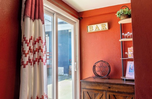 North and East Cabaña | Charming 1-bedroom cottage in Richmond