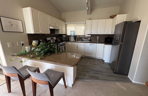 Central Malibu Cabaña | Charming 1-bedroom cottage in serene Malibu with WiFi