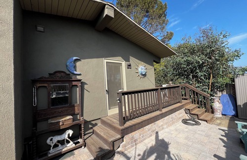 Central Malibu Cabaña | Charming 1-bedroom cottage in serene Malibu with WiFi