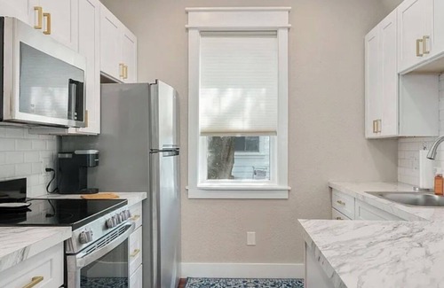 Manteo Cabaña | Charming 1-bedroom cottage with WiFi and AC in gorgeous Manteo