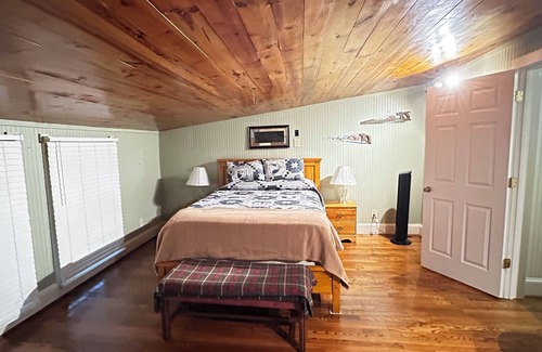 Lexington Otro | Charming 1-bedroom farm guesthouse in Lexington with WiFi and AC