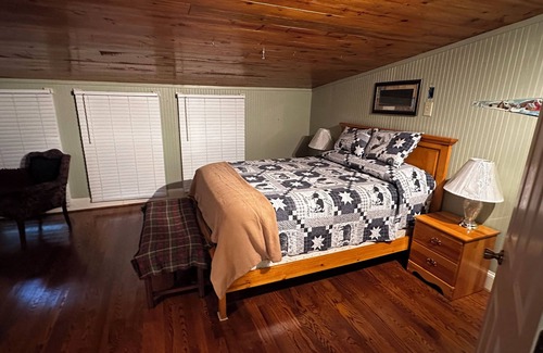Lexington Otro | Charming 1-bedroom farm guesthouse in Lexington with WiFi and AC