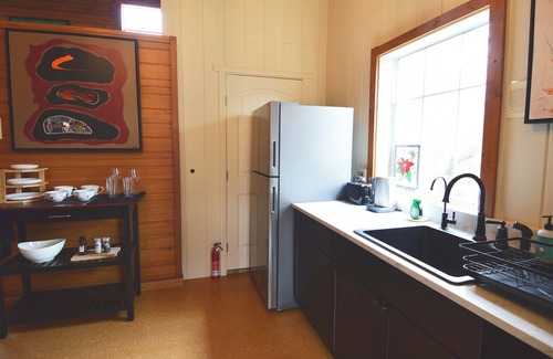 Spicewood Casa | Charming 1-bedroom gallery bungalow on 9 acres in Spicewood, new central air/ht.
