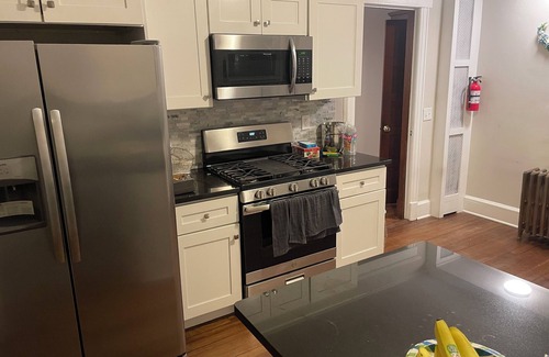 Somerville Casa | Charming 1-bedroom house in delightful Somerville with WiFi
