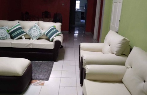 Kingston Casa | Charming 1-bedroom house in delightful Kingston with WiFi