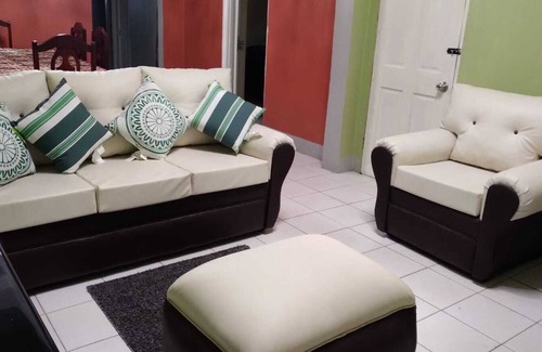 Kingston Casa | Charming 1-bedroom house in delightful Kingston with WiFi
