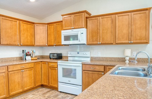 Saint Cloud Casa | Charming 1-bedroom house in pleasant St. Cloud within close distance to Parks